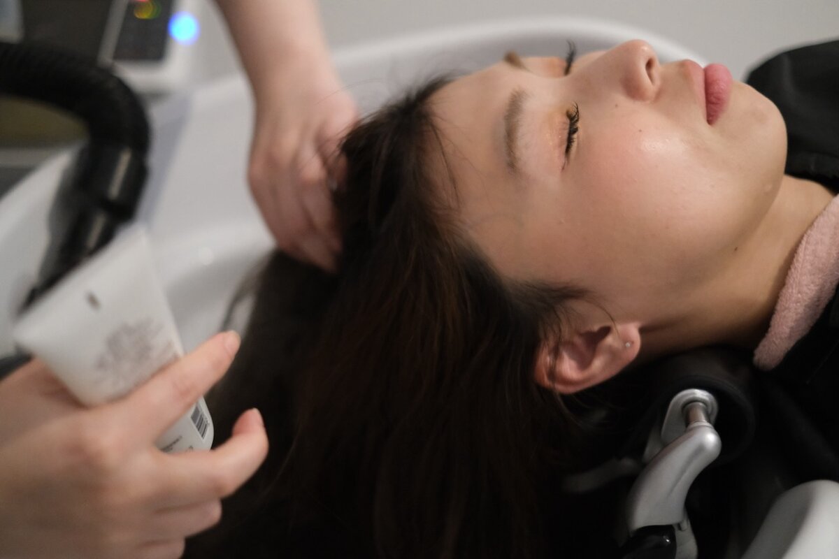 relairのヘッドスパ施術の様子